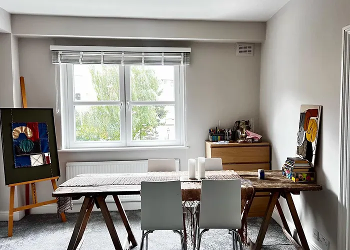 Bright And Modern Flat Near Portobello Road And The Canal