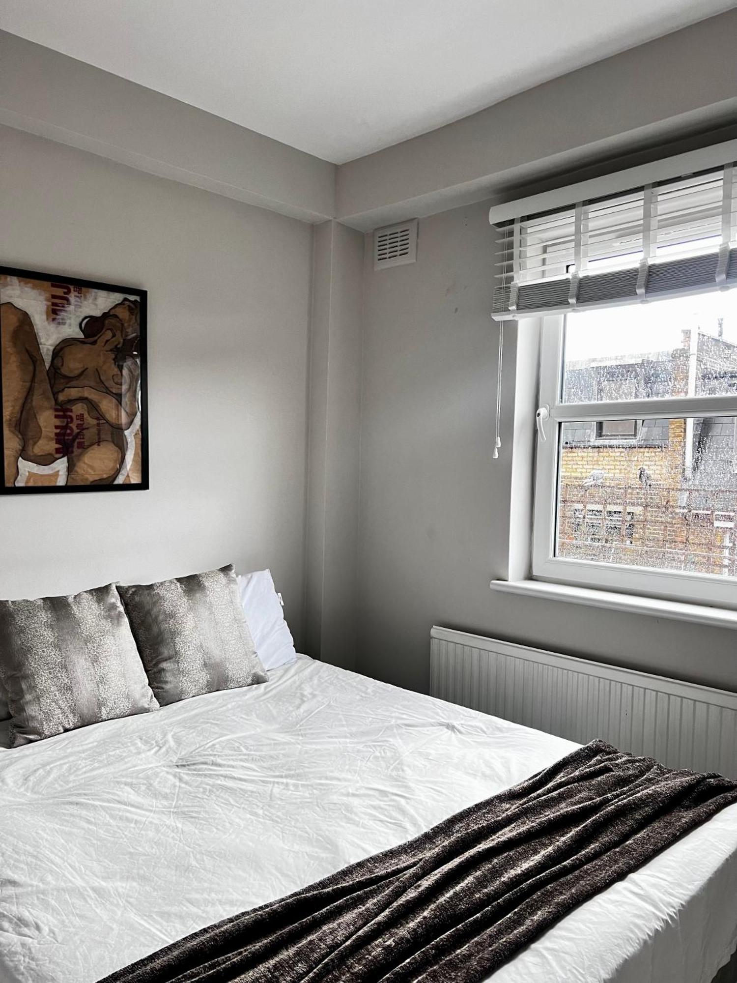 Bright And Modern Flat Near Portobello Road And The Canal Londra