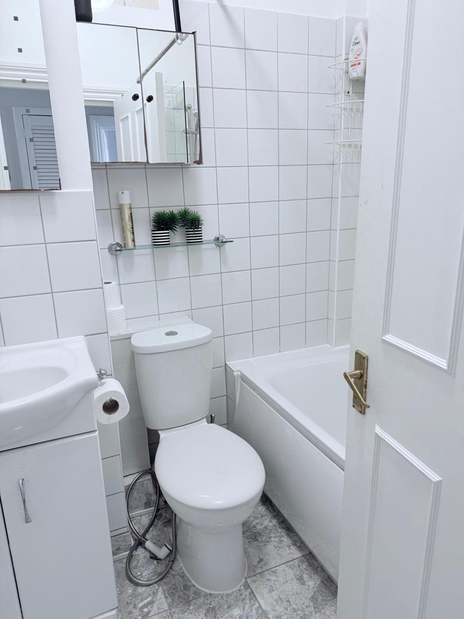 Bright And Modern Flat Near Portobello Road And The Canal * Londra